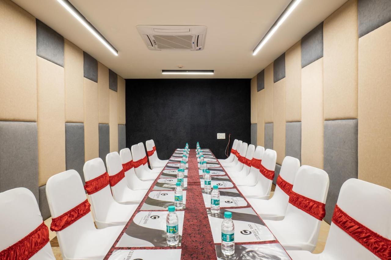 Clubway Grand A Boutique Hotel Jorhat Bagian luar foto