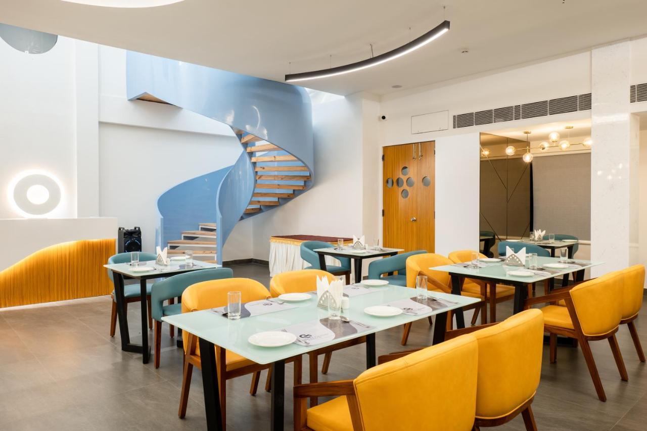 Clubway Grand A Boutique Hotel Jorhat Bagian luar foto