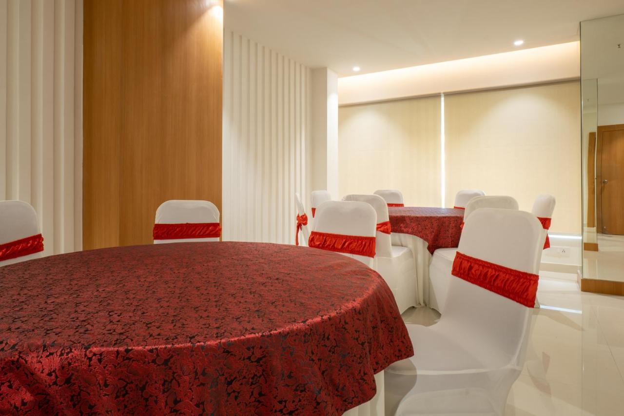 Clubway Grand A Boutique Hotel Jorhat Bagian luar foto