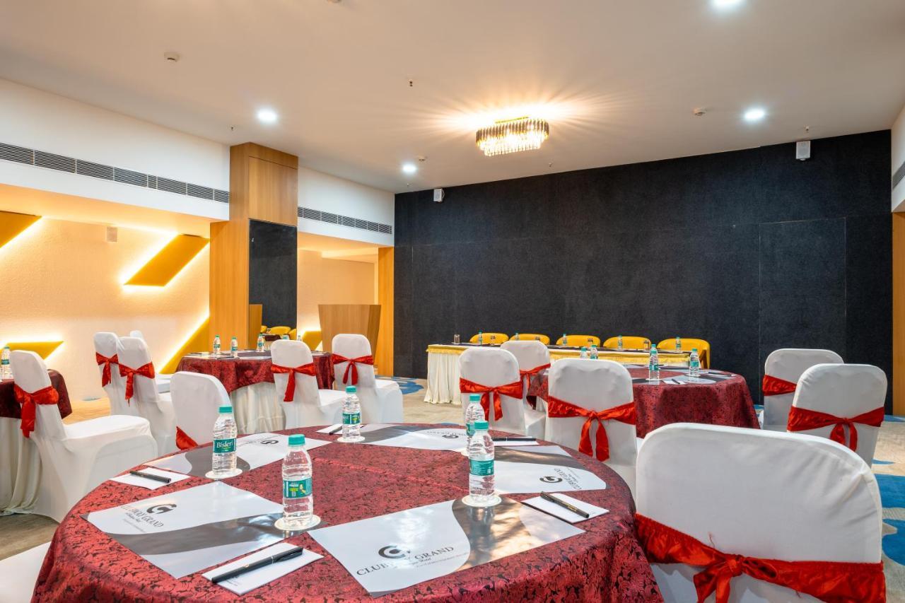 Clubway Grand A Boutique Hotel Jorhat Bagian luar foto