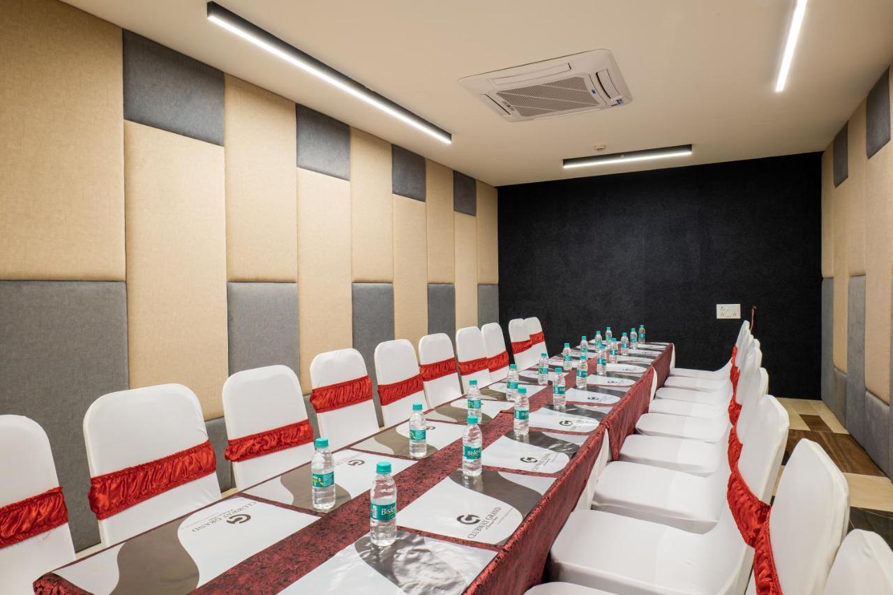 Clubway Grand A Boutique Hotel Jorhat Bagian luar foto