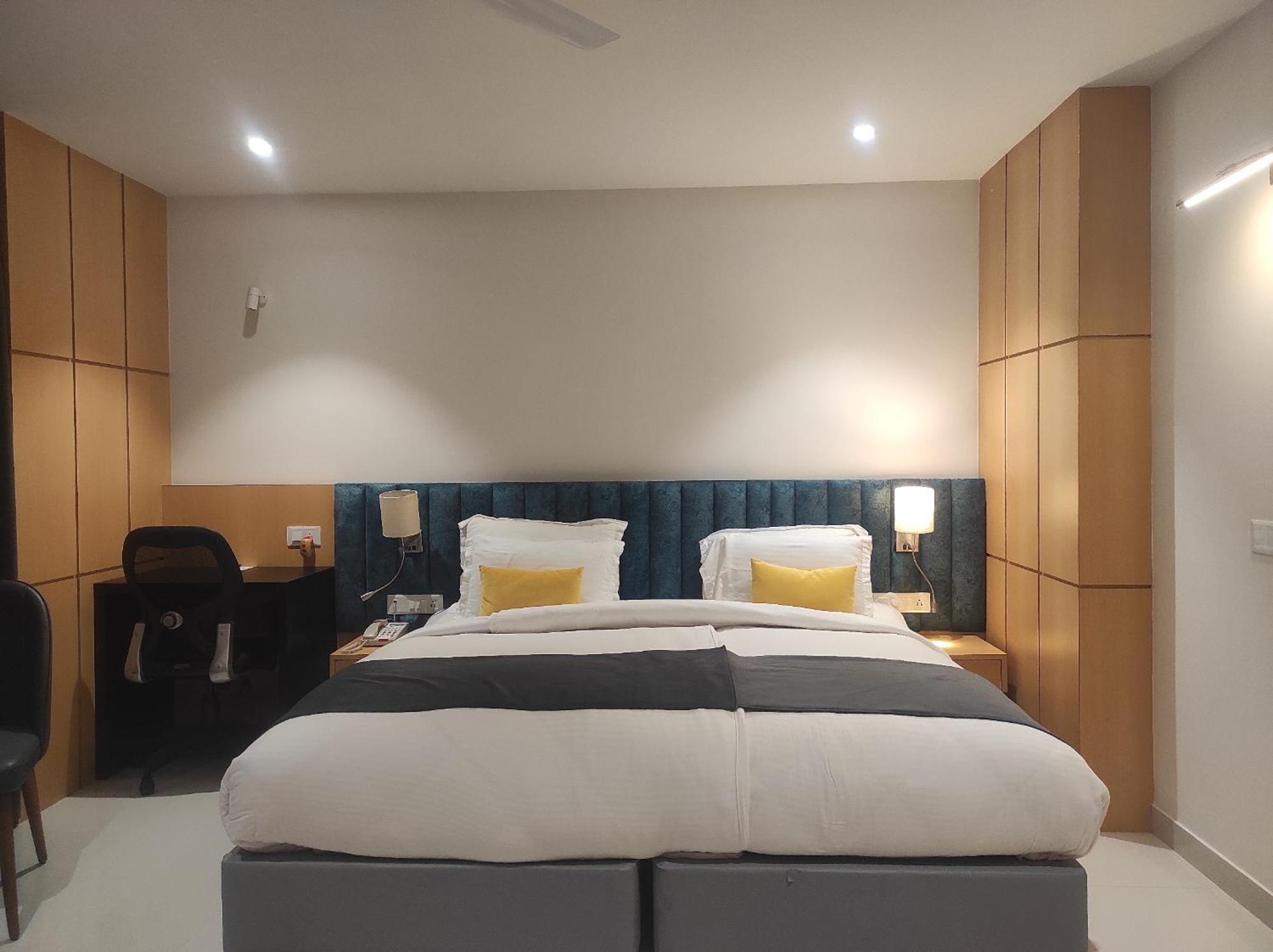 Clubway Grand A Boutique Hotel Jorhat Bagian luar foto