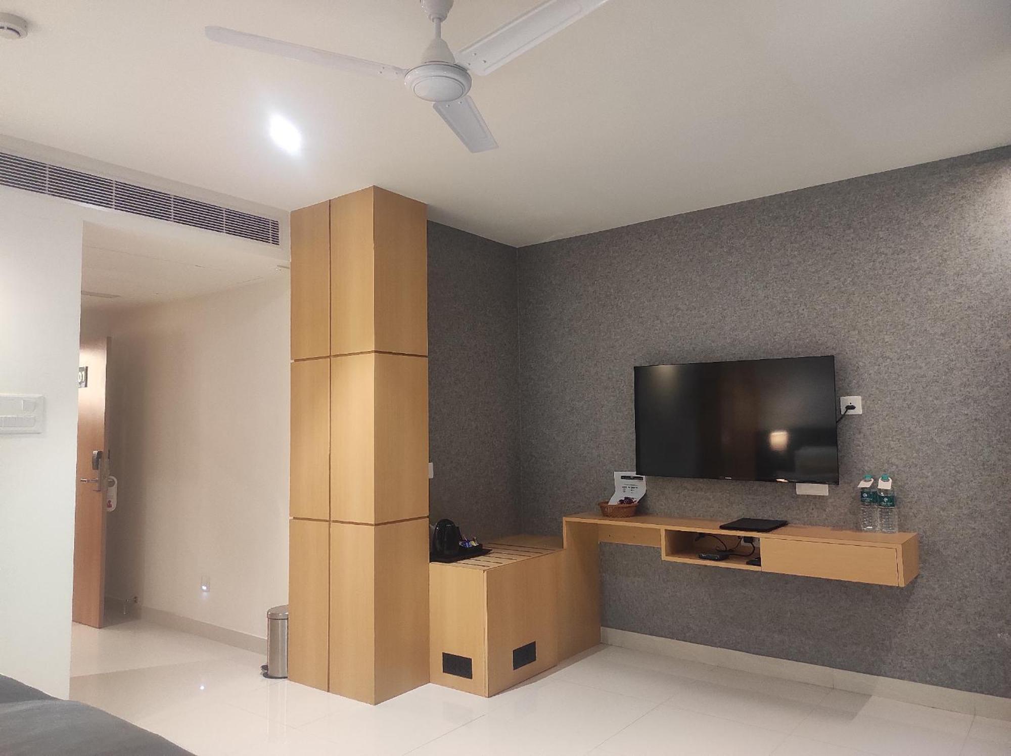 Clubway Grand A Boutique Hotel Jorhat Bagian luar foto