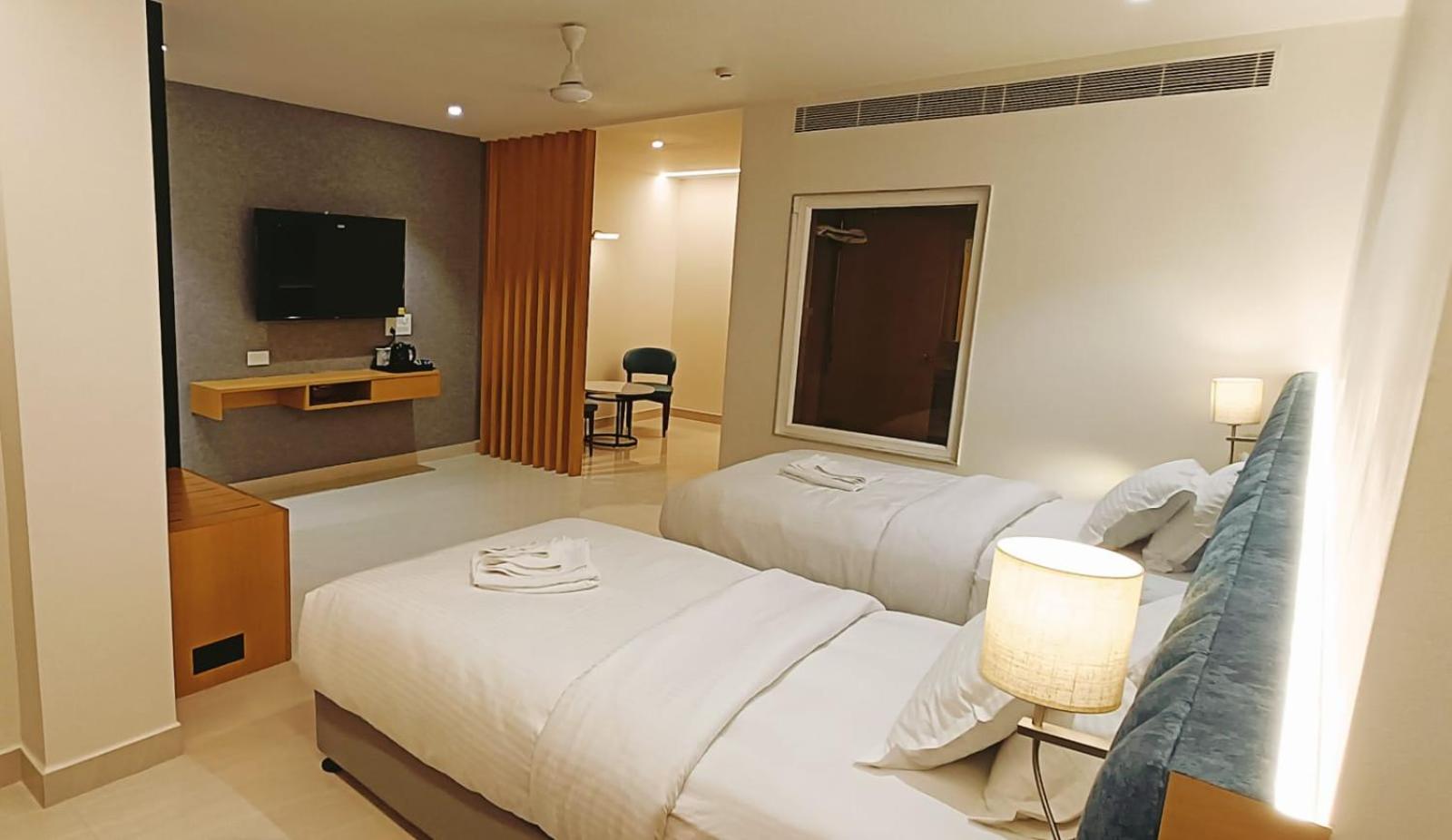 Clubway Grand A Boutique Hotel Jorhat Bagian luar foto